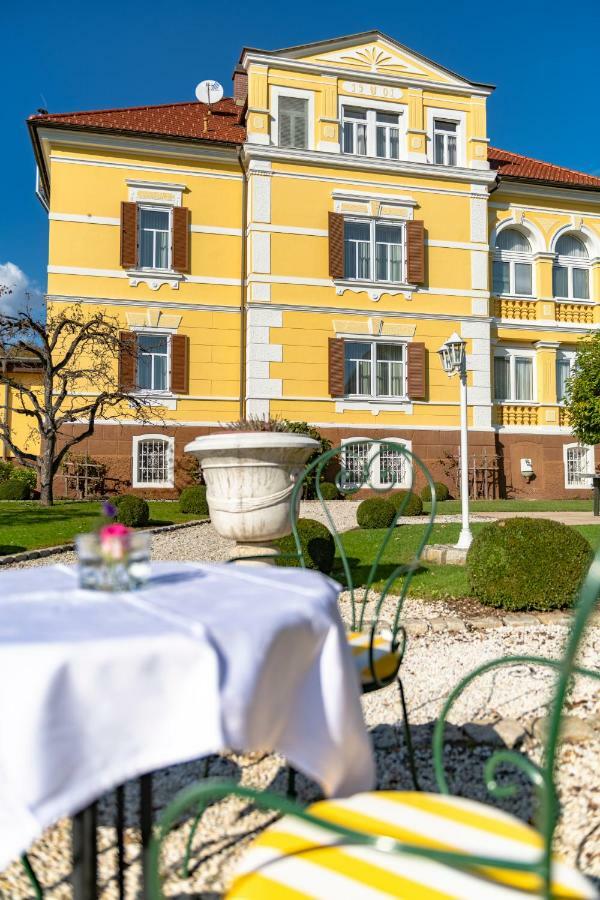 Postwirt Hotel Seeboden Exterior photo